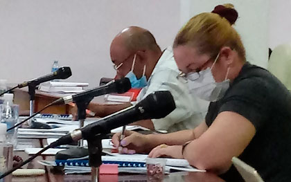 Yudí Rodríguez, primera secretaria del Partido en Villa Clara, y Alberto López Díaz, gobernador de Villa Clara. Yudí Rodríguez, primera secretaria del Partido en Villa Clara, y Alberto López Díaz, gobernador de Villa Clara.