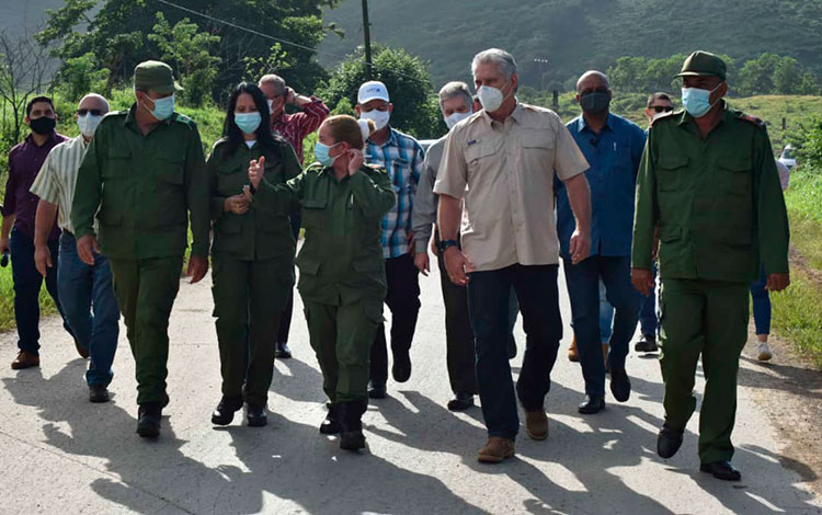 Presidente cubano, Miguel Díaz-Canel, recorre zona del puente Pulido, en la carretera que une a Manicaragua con Santa Clara. Presidente cubano, Miguel Díaz-Canel, recorre zona del puente Pulido, en la carretera que une a Manicaragua con Santa Clara.
