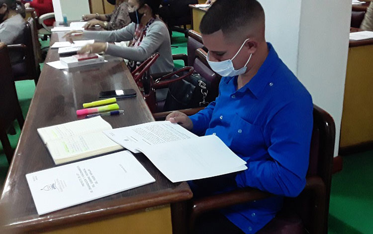 Diputado villaclareño en análisis de proyectos de ley.