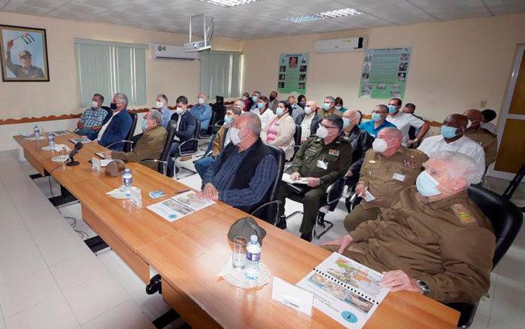 Encuentro durante la visita del primer secretario del PCC y el presidente de Cuba a la Zona Especial de Desarrollo Mariel.