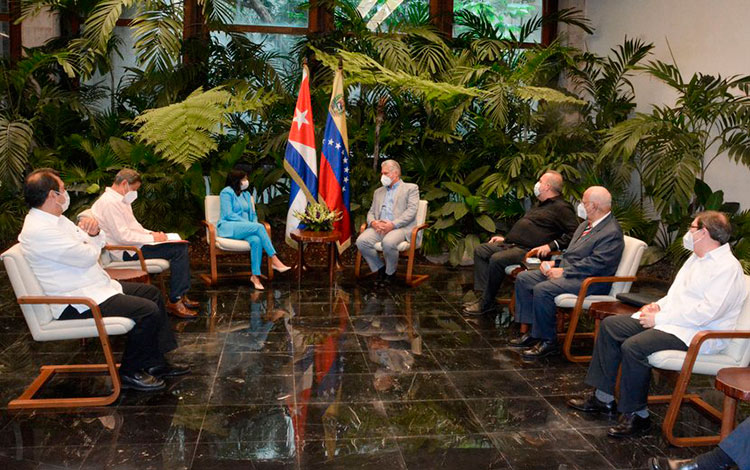 Encuentro entre el presidente cubano, Miguel Díaz-Canel, y la vicepresidenta ejecutiva de Venezuela, Delcy Rodríguez. Encuentro entre el presidente cubano, Miguel Díaz-Canel, y la vicepresidenta ejecutiva de Venezuela, Delcy Rodríguez.
