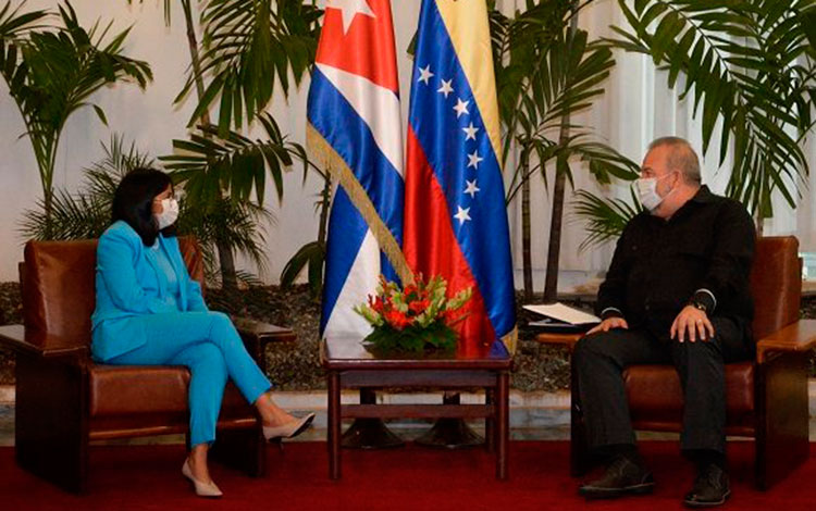 Primer ministro de la República de Cuba, Manuel Marrero Cruz, y la vicepresidenta ejecutiva de la República Bolivariana de Venezuela, Delcy Rodríguez Gómez. Primer ministro de la República de Cuba, Manuel Marrero Cruz, y la vicepresidenta ejecutiva de la República Bolivariana de Venezuela, Delcy Rodríguez Gómez.