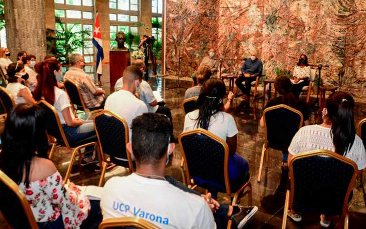 Encuentro de Miguel Díaz-Canel con estudiantes de la Universidad de Ciencias Pedagógicas Enrique José Varona.