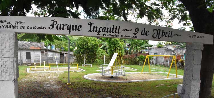Parquecito infantil en el barrio Condado, de Santa Clara. Parquecito infantil en el barrio Condado, de Santa Clara.