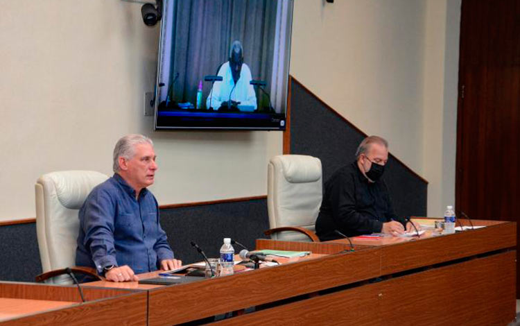 Presidente Miguel Díaz_Canel Bermúdez, y primer ministro, Manuel Marrero Cruz, en encuentro con presidentes de las asambleas municipales del Poder Popular. Presidente Miguel Díaz_Canel Bermúdez, y primer ministro, Manuel Marrero Cruz, en encuentro con presidentes de las asambleas municipales del Poder Popular.
