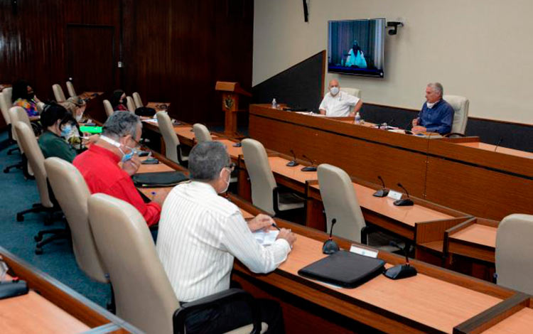 Encuentro y videoconferencia con los presidentes de las asambleas municipales del Poder Popular. Encuentro y videoconferencia con los presidentes de las asambleas municipales del Poder Popular.