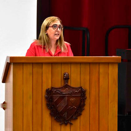Intervención de la ministra de Finanzas y Precios, Meisi Bolaños Weiss, en el Séptimo Período Ordinario de Sesiones de la Asamblea Nacional del Poder Popular. Intervención de la ministra de Finanzas y Precios, Meisi Bolaños Weiss, en el Séptimo Período Ordinario de Sesiones de la Asamblea Nacional del Poder Popular.