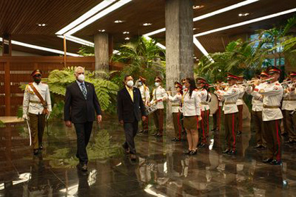 Recibimiento al presidente de Bolivia, Luis Arce, de visita oficial en Cuba. Recibimiento al presidente de Bolivia, Luis Arce, de visita oficial en Cuba.
