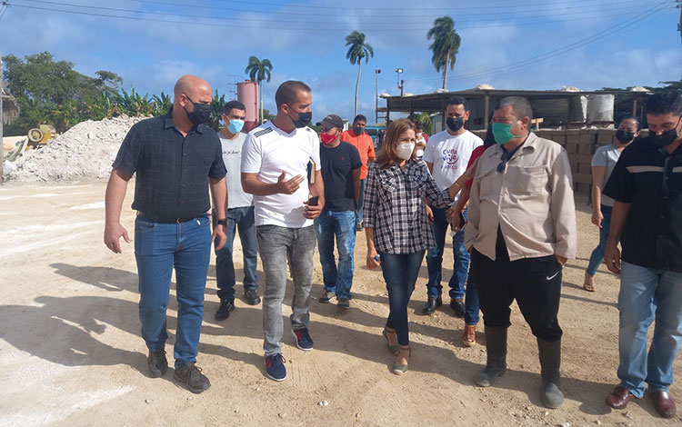Ana María Mari Machado, vicepresidenta del Parlamento cubano, durante la visita al municipio de Quemado de Gí¼ines. Ana María Mari Machado, vicepresidenta del Parlamento cubano, durante la visita al municipio de Quemado de Gí¼ines.