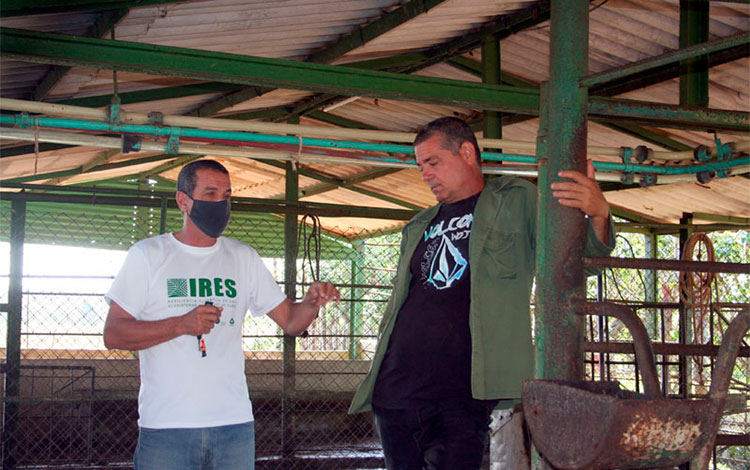 Wilfredo Arregui Valdés, coordinador nacional del Proyecto, y Juan Carlos Rodríguez Gutiérrez Wilfredo Arregui Valdés, coordinador nacional del Proyecto, y Juan Carlos Rodríguez Gutiérrez