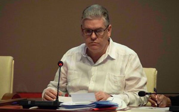 Intervención del ministro de Economía, Alejandro Gil, en la reunión del Consejo de Ministros correspondiente al mes de marzo de 2022. Intervención del ministro de Economía, Alejandro Gil, en la reunión del Consejo de Ministros correspondiente al mes de marzo de 2022.