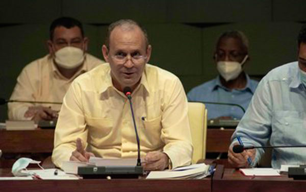 Intervención del ministro de Energía y Minas, Liván Larronte, en la reunión del Consejo de Ministros correspondiente al mes de marzo de 2022. Intervención del ministro de Energía y Minas, Liván Larronte, en la reunión del Consejo de Ministros correspondiente al mes de marzo de 2022.