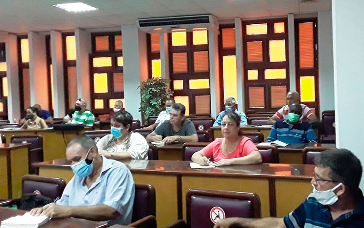 Autoridades electorales de la provincia durante el encuentro con la secretaria de la CEN. Autoridades electorales de la provincia durante el encuentro con la secretaria de la CEN.