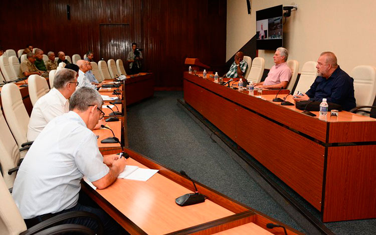 Gobierno de Cuba chequea recuperación de Pinar del Río.