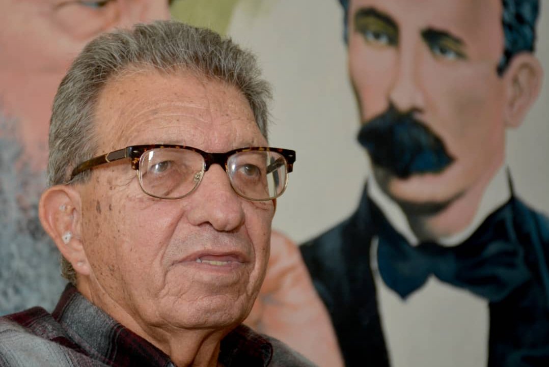 Cincuenta años de experiencia profesional y cientos de recorridos por todo el país, hacen del Doctor en Ciencias Agrícolas Sergio Juan Rodríguez Morales uno de los principales expertos de Cuba en el tema de la producción de alimentos y un hombre sabio, de los apegados al surco, con los zapatos en el fango, como le dijo un día Díaz-Canel. (Foto: Ramón Barreras Valdés)
