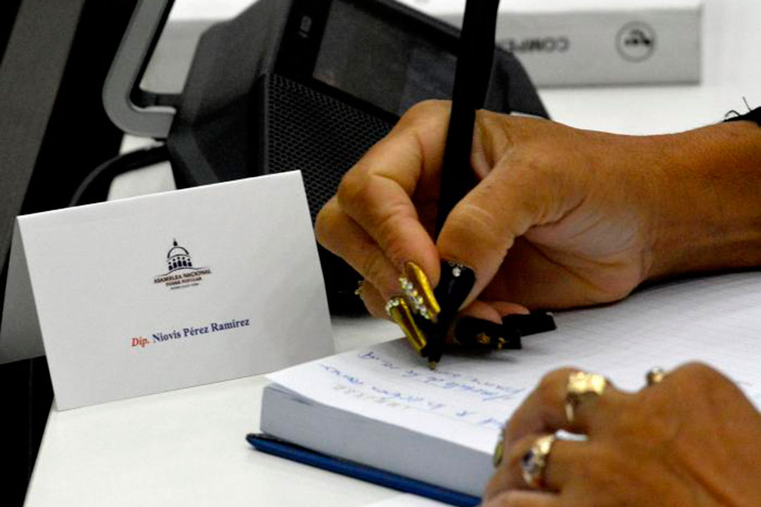 Agenda de diputada cubana.