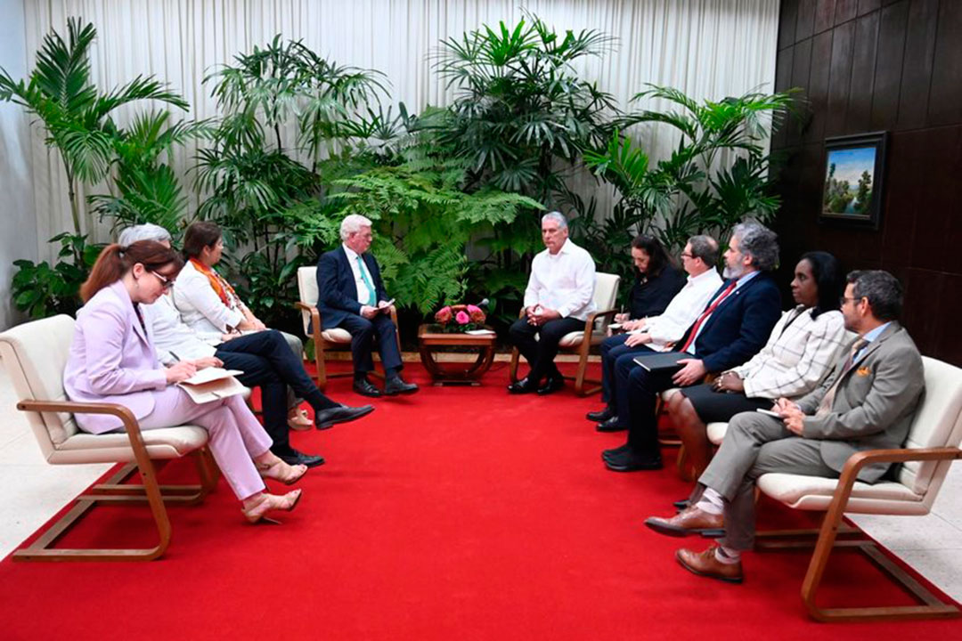 Recibió presidente de Cuba, Miguel Díaz-Canel, al representante especial de la Unión Europea para los Derechos Humanos, el Excelentísimo Señor Eamon Gilmore.