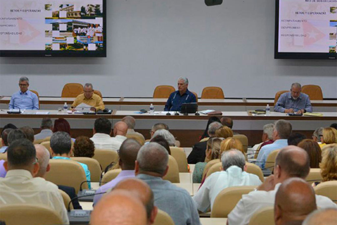 Balance del Minsap con la presencia del presidente cubano, Miguel Díaz-Canel.