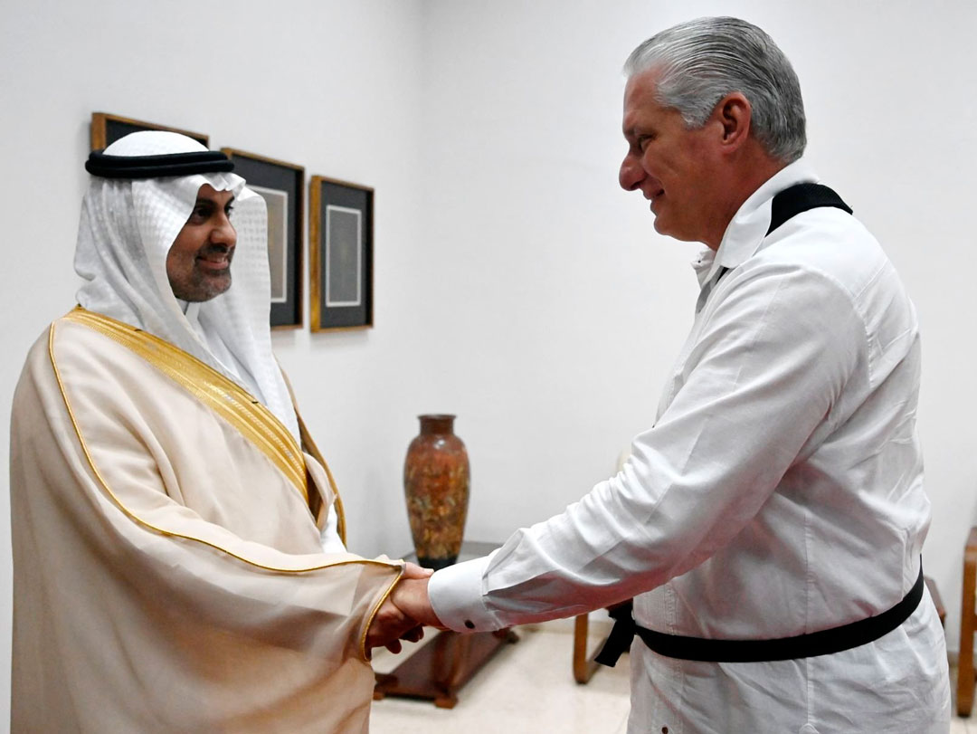 Presidente cubano, Miguel Díaz-Canel Bermúdez, recibe a Fahad Bin Abdurrahman Al-Jalajel, ministro de Salud del Reino de Arabia Saudita.