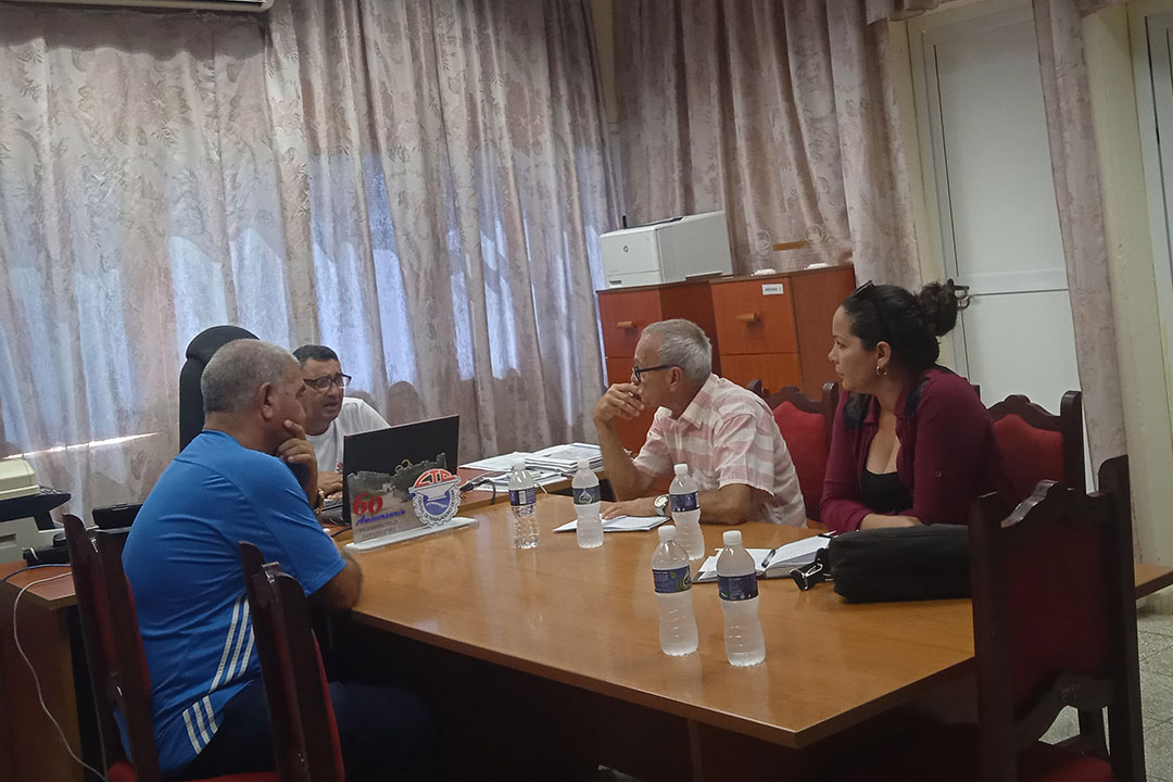 Encuentro con la dirección de la hidroeléctrica Robustiano León, de Manicaragua.
