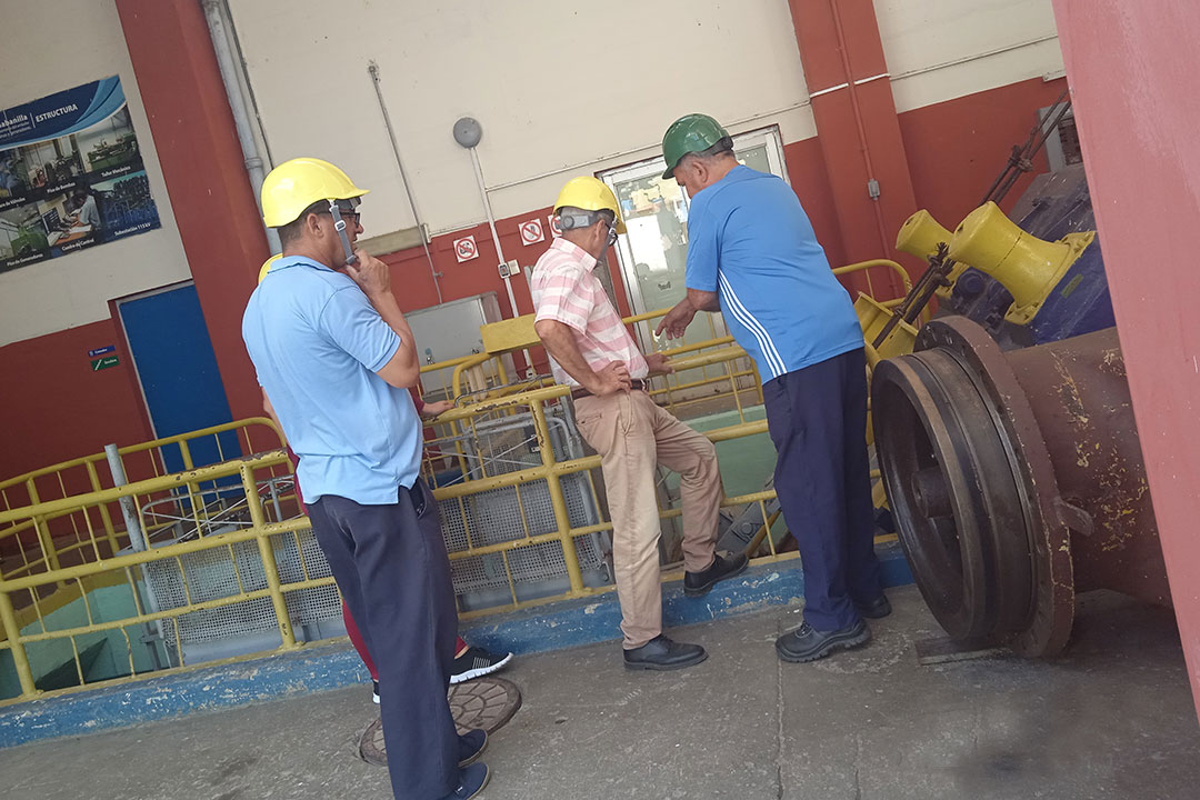 Labores en la hidroeléctrica Hanabanilla, de Villa Clara.