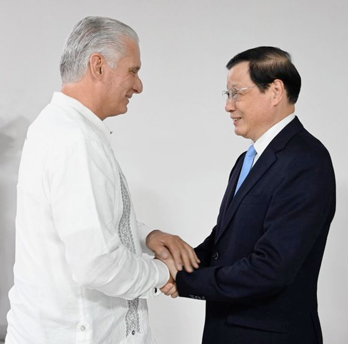 Presidente de Cuba, Miguel Díaz-Canel Bermúdez, y el fiscal general de China, Ying Yong.