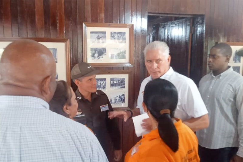Presidente cubano, Miguel Díaz-Canel, visita la Casa de Trabajo empleada por el Comadante en Jefe durante sus visitas a Santa Clara.