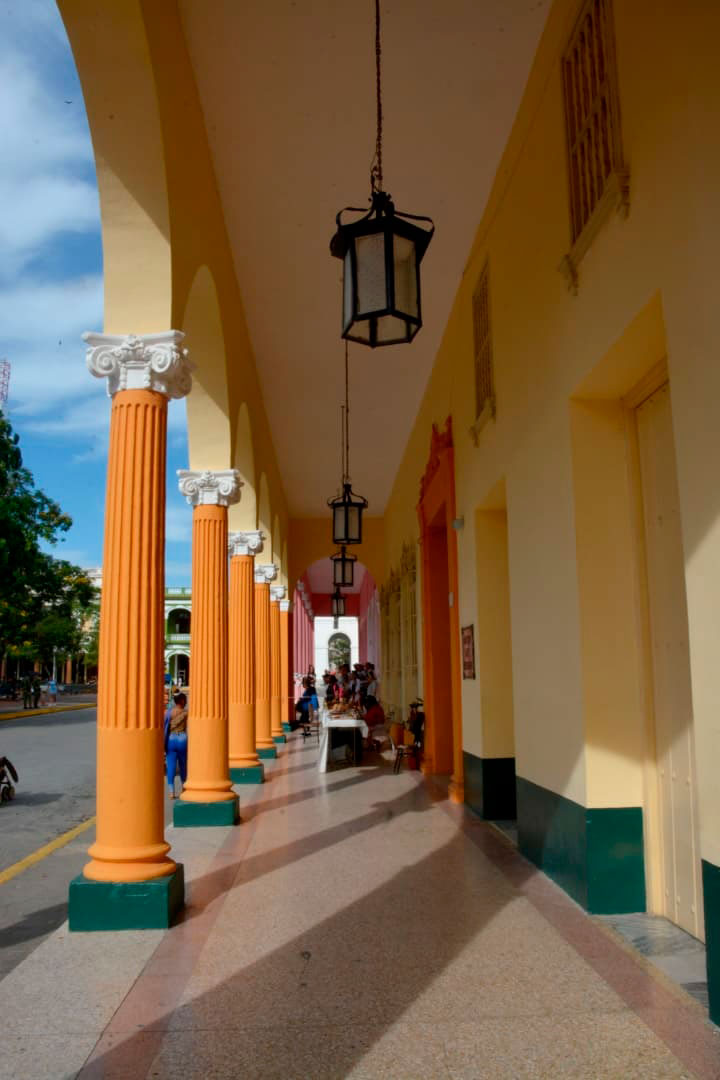 Portal del Museo de Artes Decorativas.
