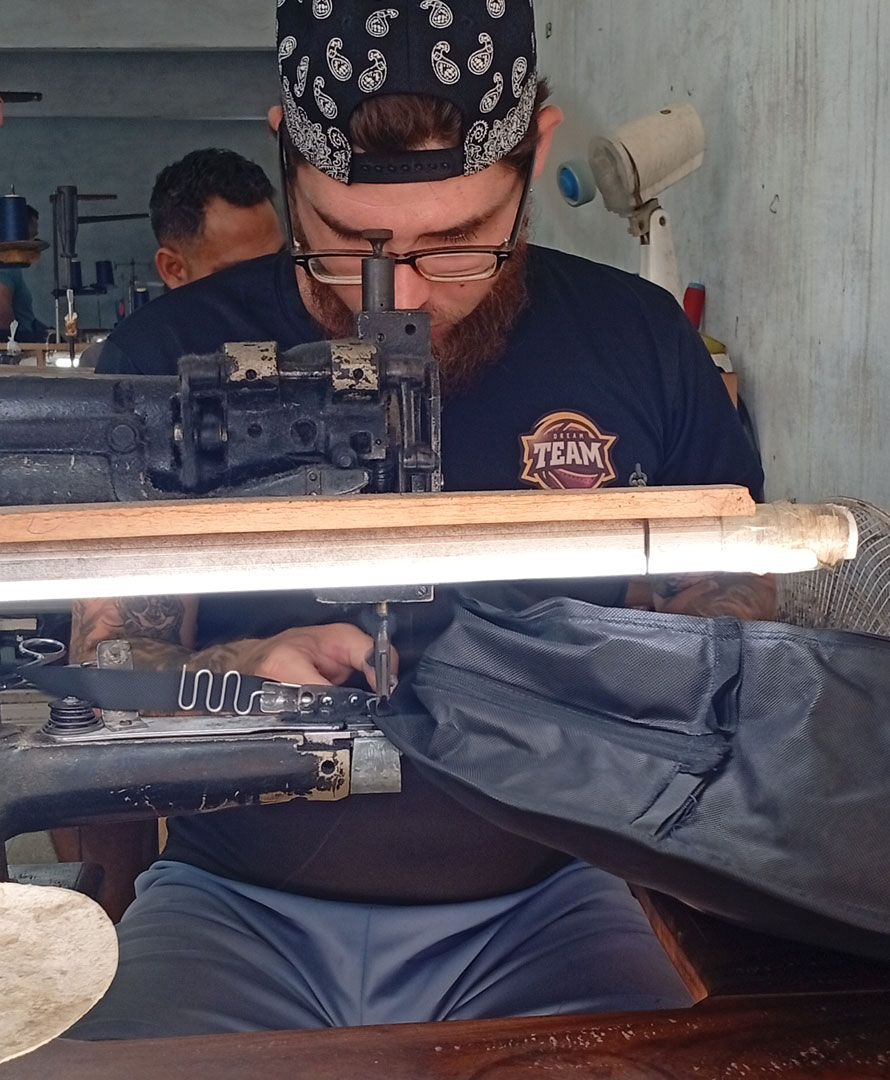 Fabricación de mochilas y luncheras.