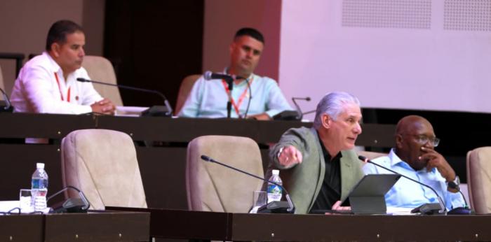 Presidente, Miguel Dïaz-Canel, interviene en la sesión de la ANPP.