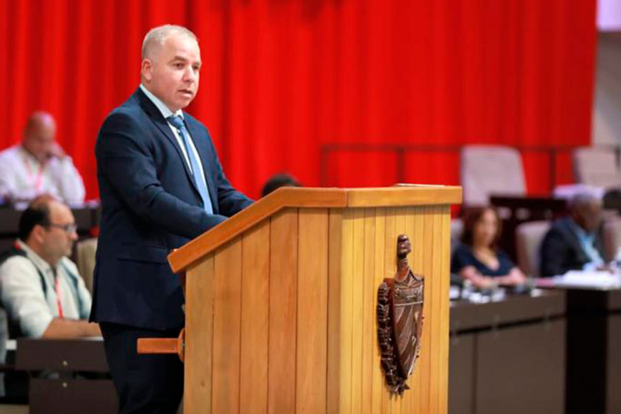 Ministro de Finanzas y Precios, Vladimir Regueiro Ale.