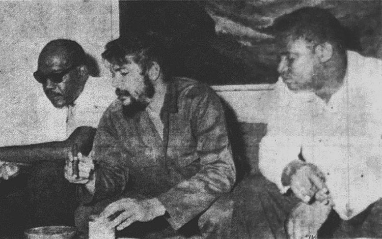 Pablo Rivalta junto a Ernesto Che Guevara en Tanzania en febrero de 1965.