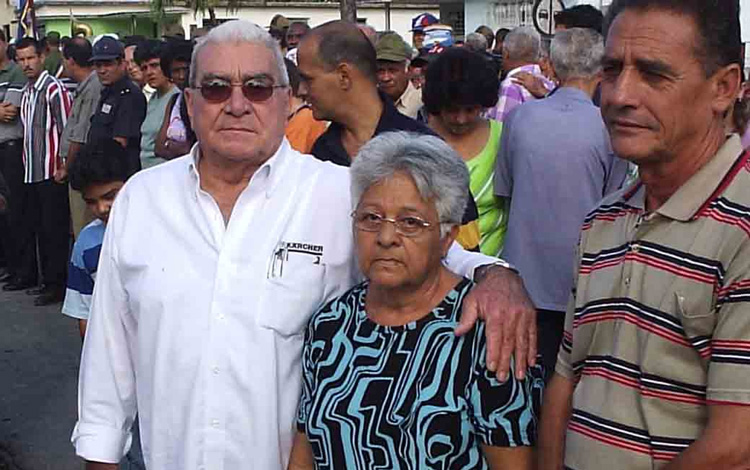 Familiares del combatiente