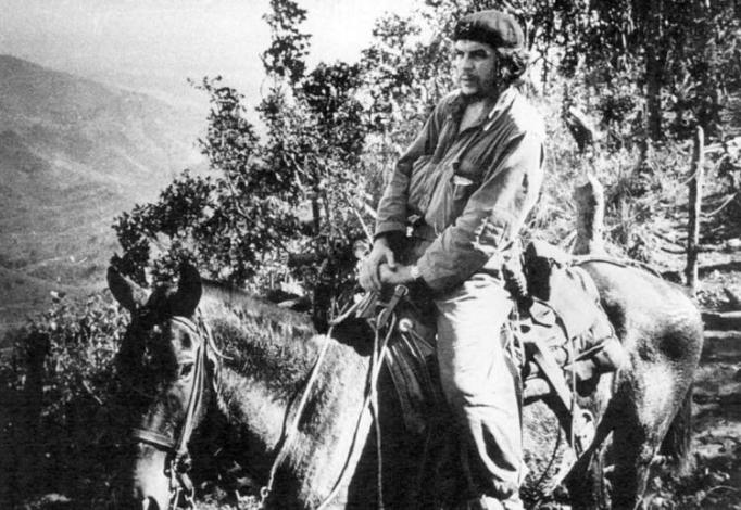 Comandante Ernesto Che Guevara en las montañas del Escambray.