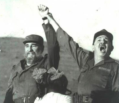 Fidel y Raúl rememoran el encuentro en Cinco Palmas el 18 de diciembre de 1986. Fidel y Raúl rememoran el encuentro en Cinco Palmas el 18 de diciembre de 1986.