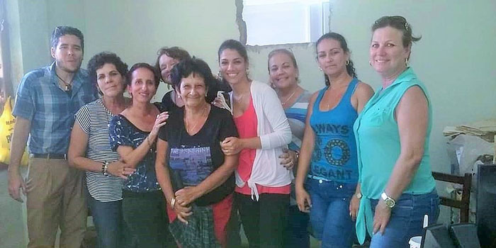 Maritza Díaz Morejón junto a sus compañeros del Archivo Histórico Provincial de Villa Clara. Maritza Díaz Morejón junto a sus compañeros del Archivo Histórico Provincial de Villa Clara.