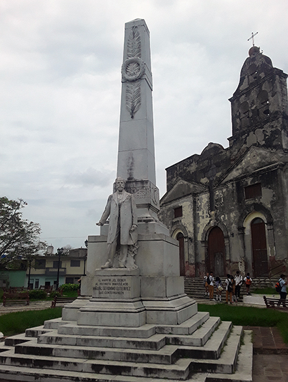 Monumento a Miguel Jerónimo Gutiérrez, en Santa Clara, Cuba. Monumento a Miguel Jerónimo Gutiérrez, en Santa Clara, Cuba.