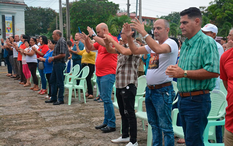 Dirección de la provincia Villa Clara preside el acto de homenaje por el aniversario 95 del natalicio de Abel Santamaría. Dirección de la provincia Villa Clara preside el acto de homenaje por el aniversario 95 del natalicio de Abel Santamaría.