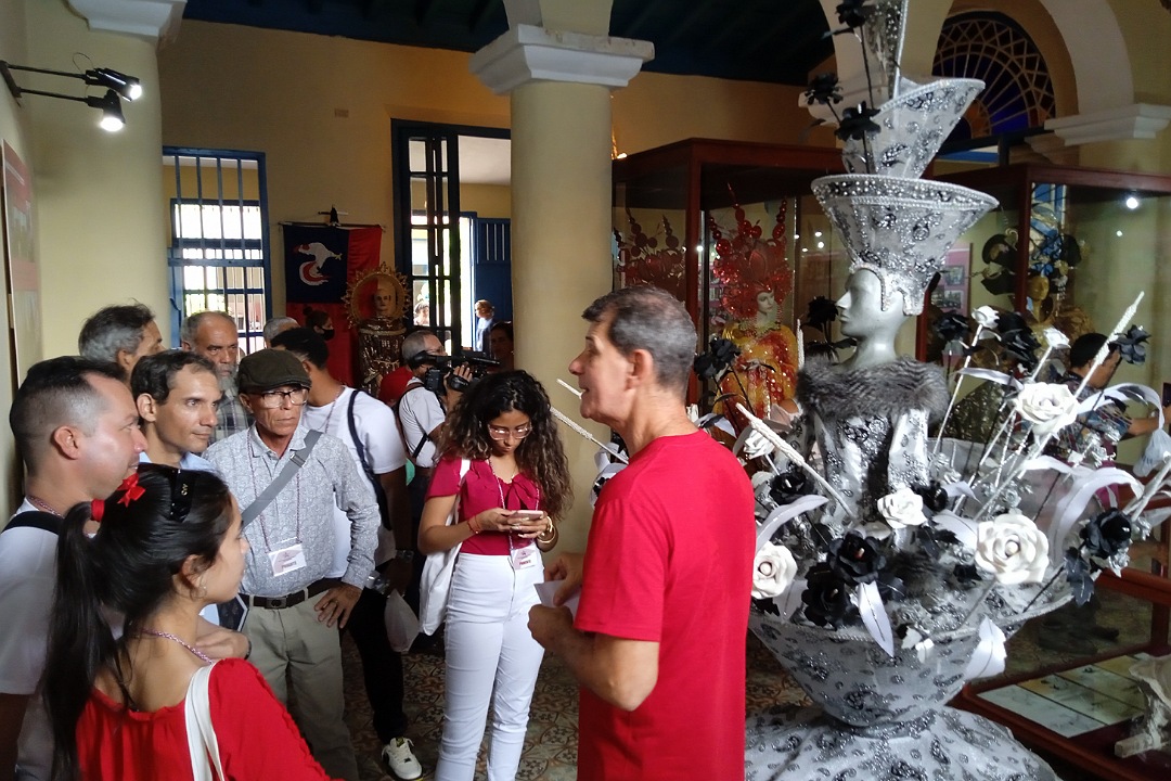 Visita al Museo de las Parrandas.