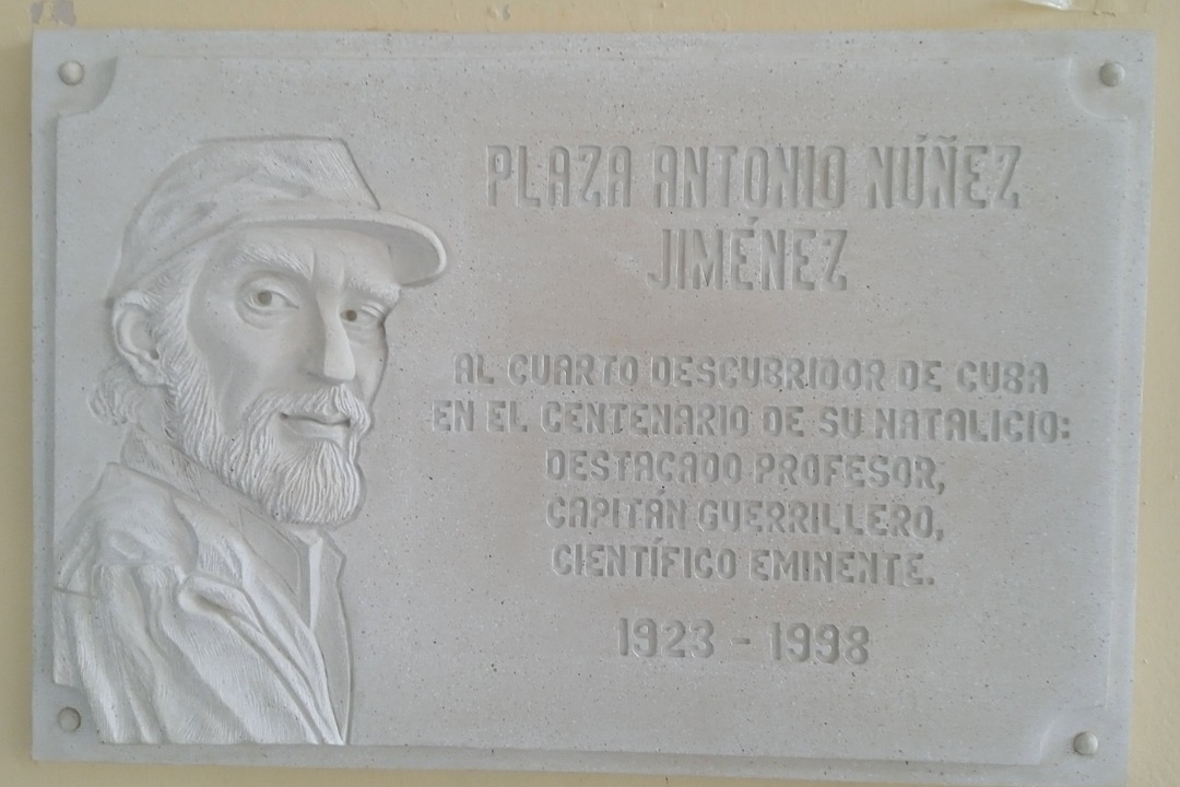 En la UCLV se develó una tarja que da nombre a la Plaza Antonio Núñez Jiménez.