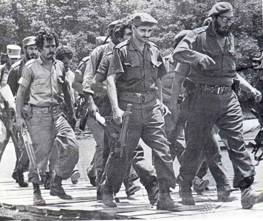 Fidel y combatientes de Playa Girón.