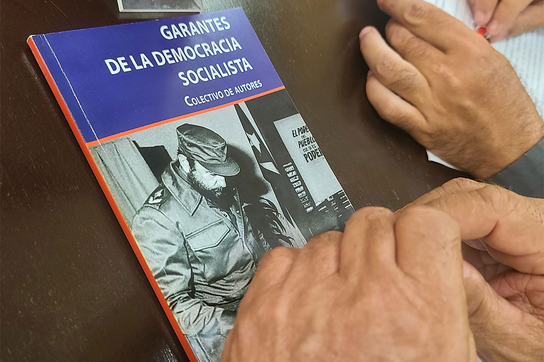 Libro Garantes de la Democracia Socialista.