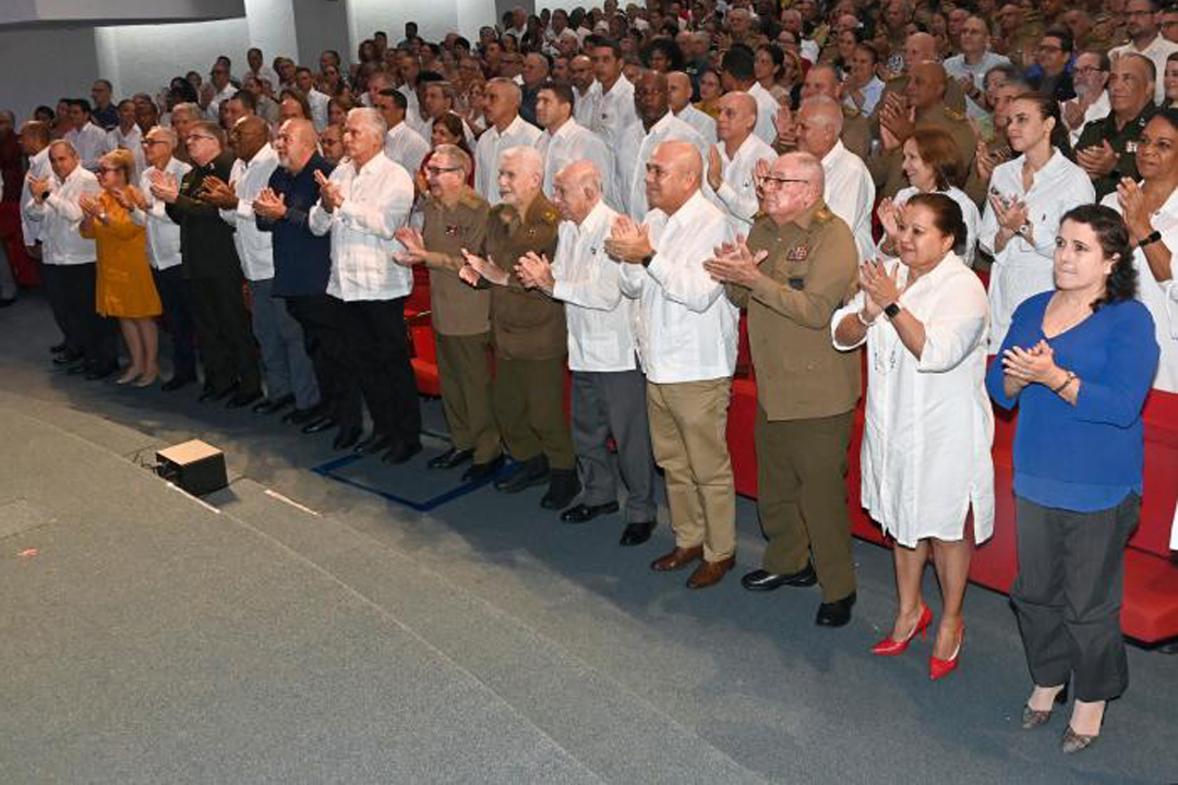 Presidencia acto por aniversario 60 del Comité Central