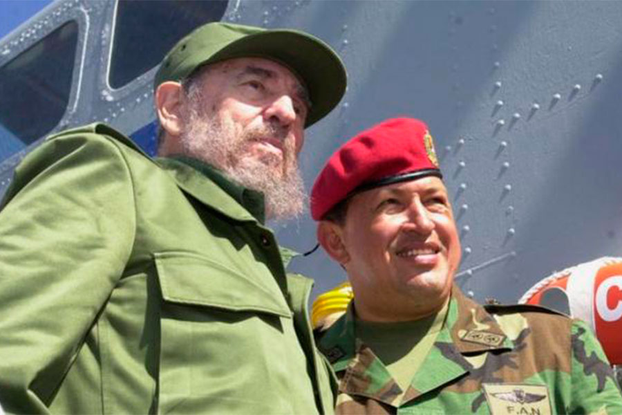 Fidel y Chávez en Isla Margarita, Venezuela, diciembre de 2001.