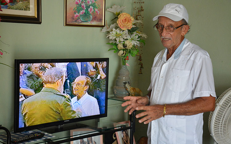 A 24 años del encuentro de Fidel con los santaclareños en la Plaza Ernesto Che Guevara, vuelven a Eloy Mateo los recuerdos de aquella jornada inolvidable.    