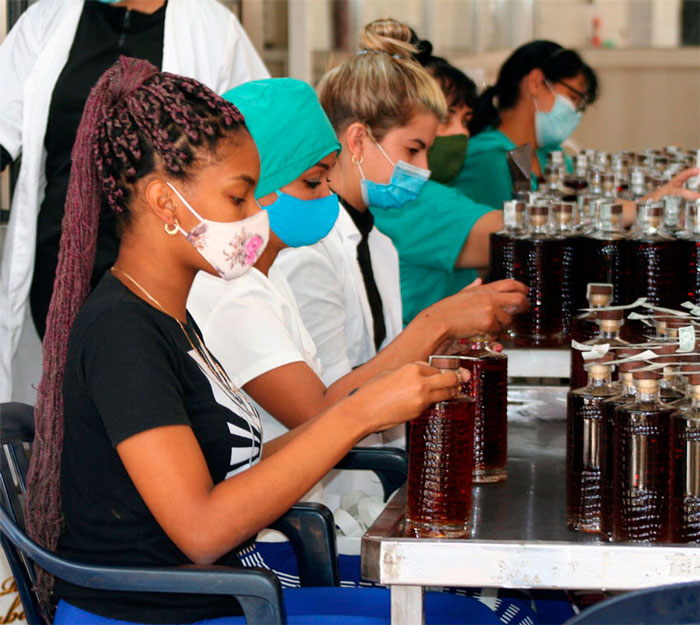 írea de producción de la Ronera Central, en Santo Domingo, Villa Clara. írea de producción de la Ronera Central, en Santo Domingo, Villa Clara.