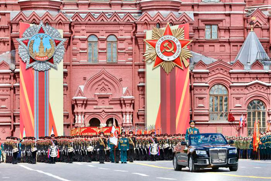 Desfile en la Plaza Roja del Kremlin por el aniversario 80 de la victoria sobre el fascismo.