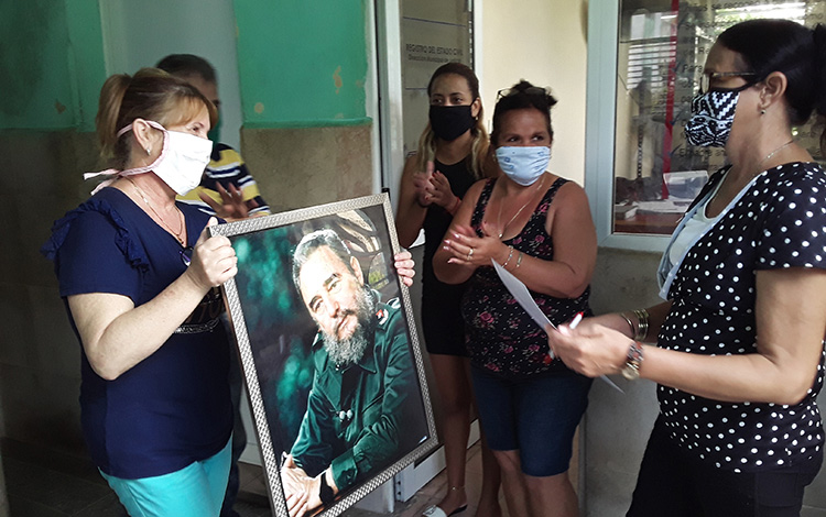 trabajadoras de la oficina del Registro del Estado Civil