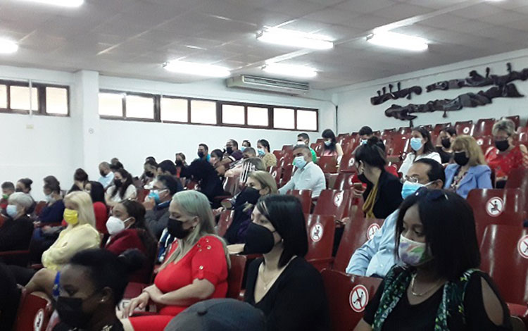 Miembros de la Unión de Juristas de Cuba en Villa Clara participan en la asamblea provincial de balance de su organización. Miembros de la Unión de Juristas de Cuba en Villa Clara participan en la asamblea provincial de balance de su organización.