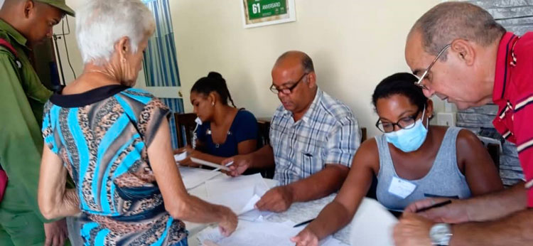 Colegio electoral radicado en la sede de la ANAP provincial de Villa Clara.